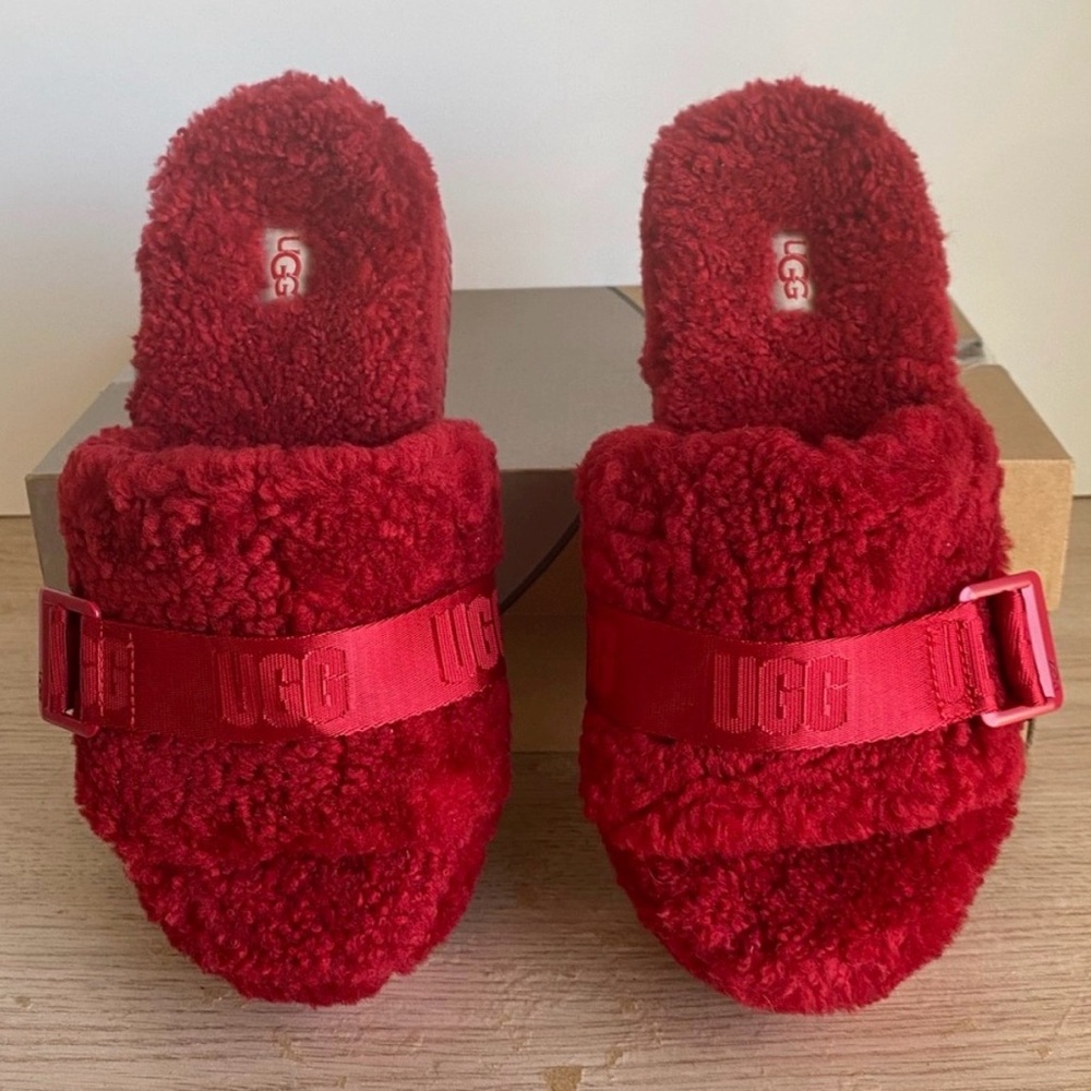 UGG Fluffita Slide Women Sandals Ribbon Red  - SZ 7 WORN ONCE
